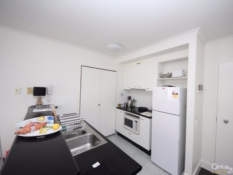 212/30 Surf Parade, Broadbeach QLD 4218