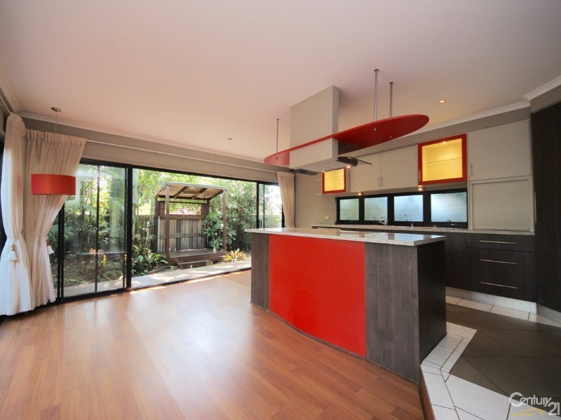 316 Oxley Drive, Coombabah QLD 4216