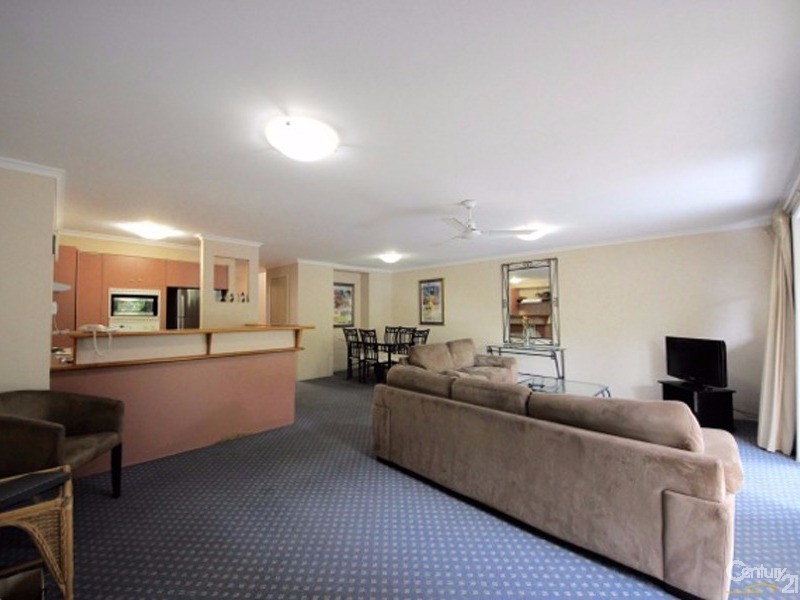 10 Alexandra Avenue, Mermaid Beach QLD 4218