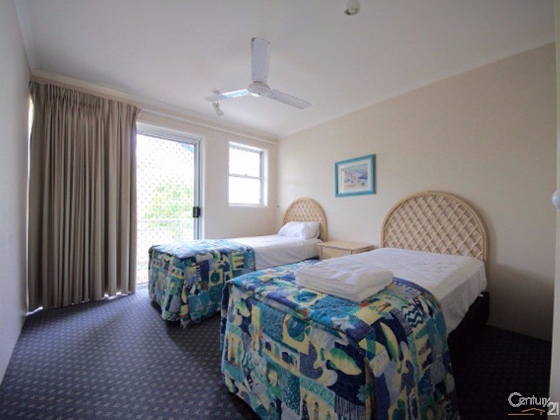 10 Alexandra Avenue, Mermaid Beach QLD 4218