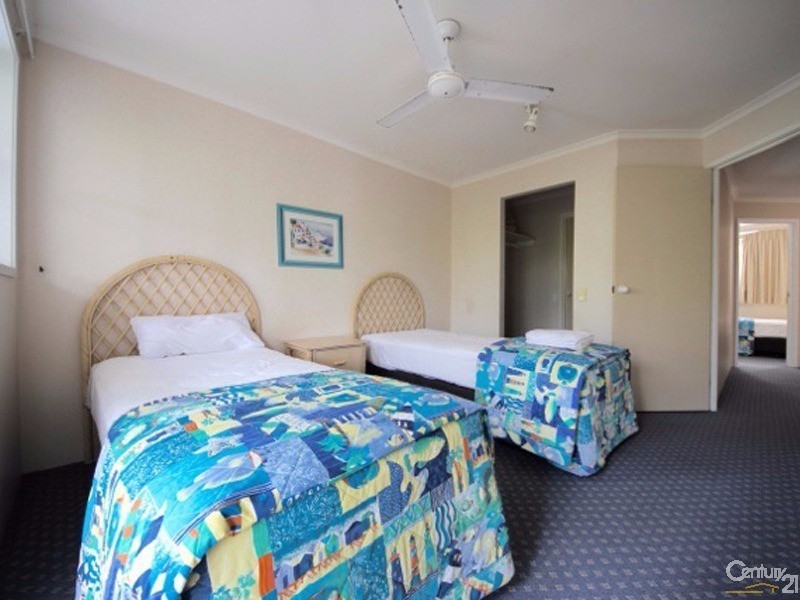 10 Alexandra Avenue, Mermaid Beach QLD 4218