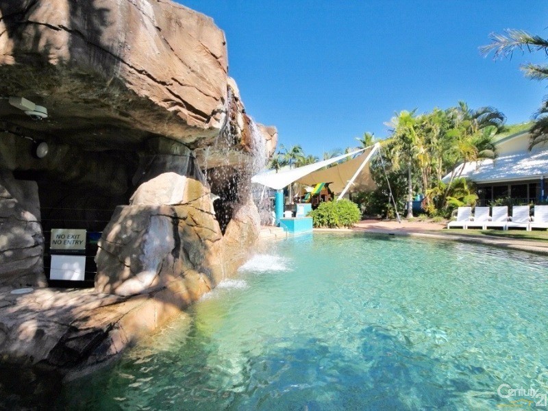 10 Alexandra Avenue, Mermaid Beach QLD 4218