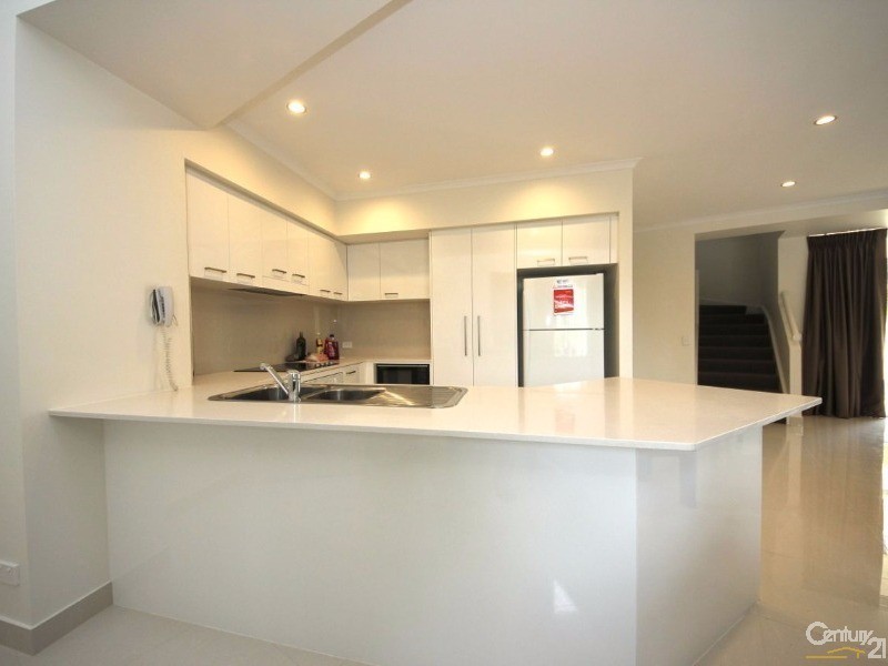 30/10 Alexandra Avenue, Mermaid Beach QLD 4218