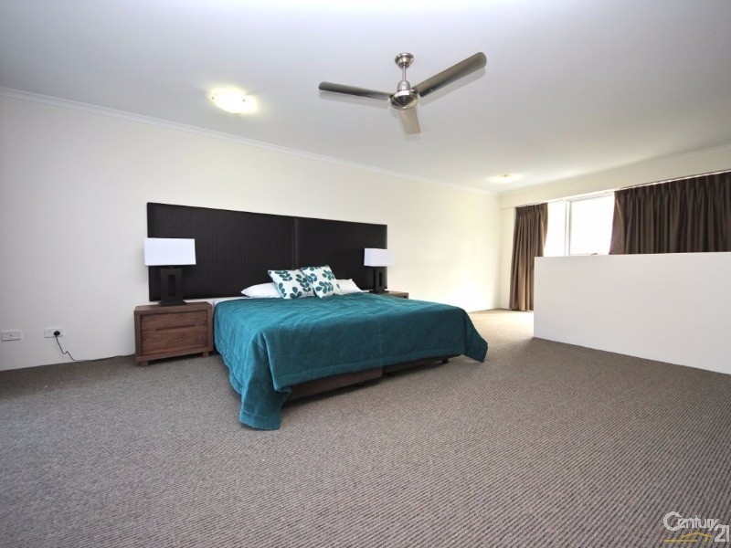 30/10 Alexandra Avenue, Mermaid Beach QLD 4218