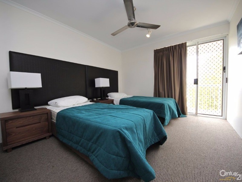 30/10 Alexandra Avenue, Mermaid Beach QLD 4218