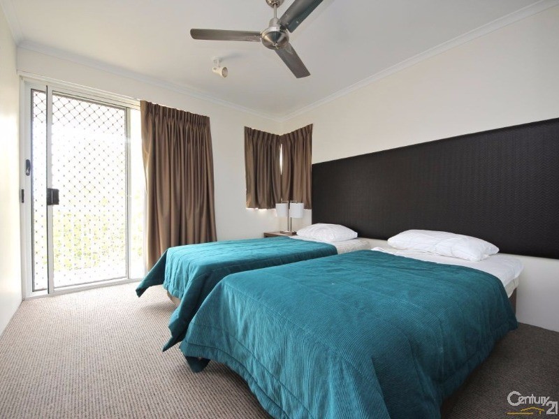 30/10 Alexandra Avenue, Mermaid Beach QLD 4218