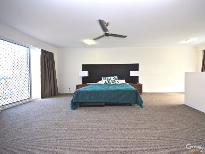 30/10 Alexandra Avenue, Mermaid Beach QLD 4218