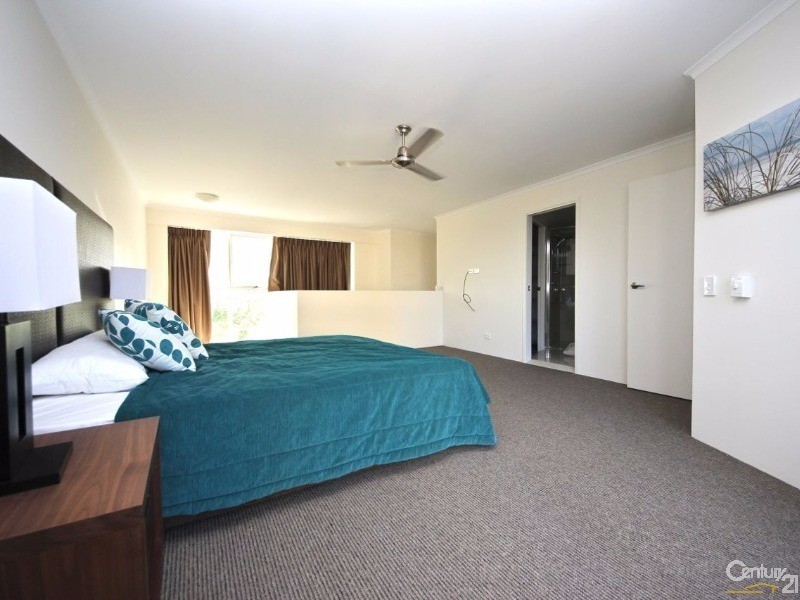 30/10 Alexandra Avenue, Mermaid Beach QLD 4218