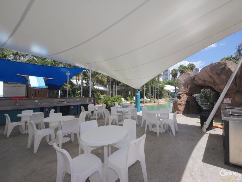 30/10 Alexandra Avenue, Mermaid Beach QLD 4218