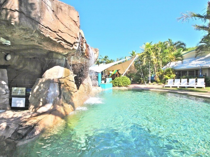 52/10 Alexandra Avenue, Mermaid Beach QLD 4218