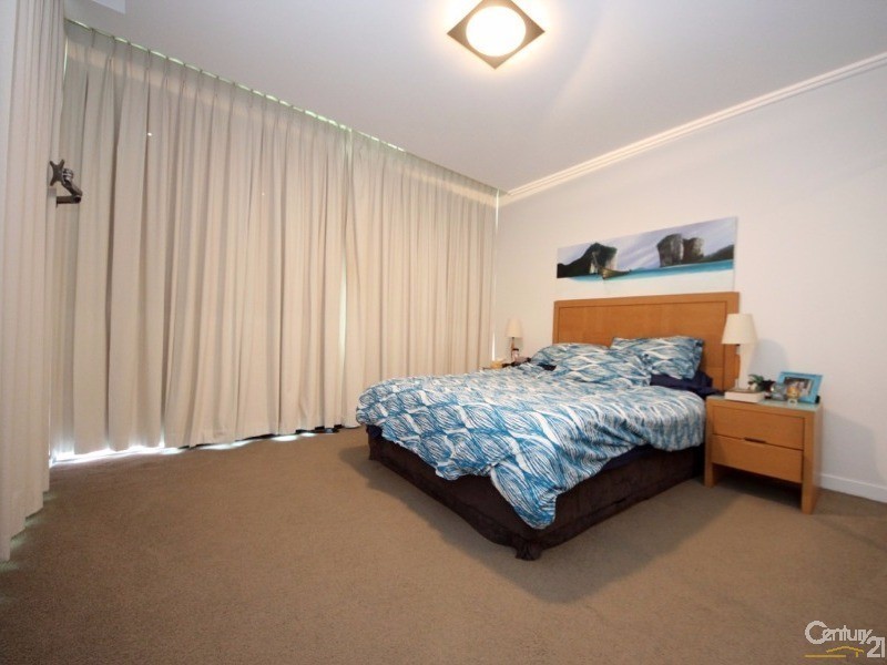2003/33 T E Peters Drive, Broadbeach QLD 4218
