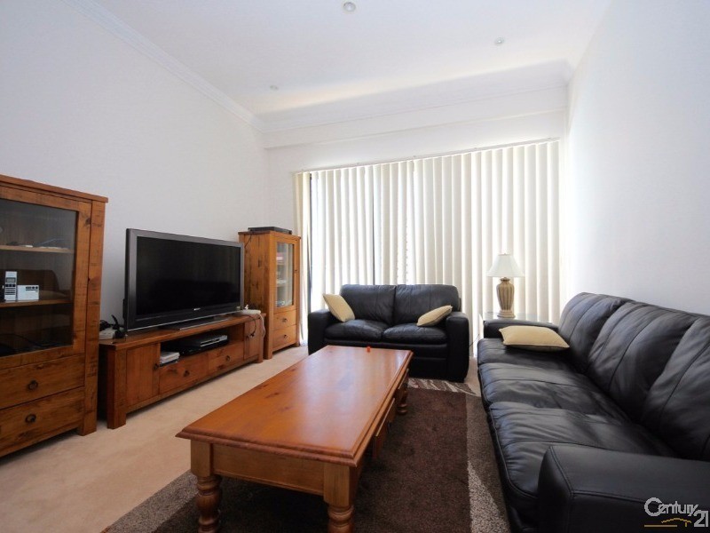 18 mapleton, Varsity Lakes QLD 4227