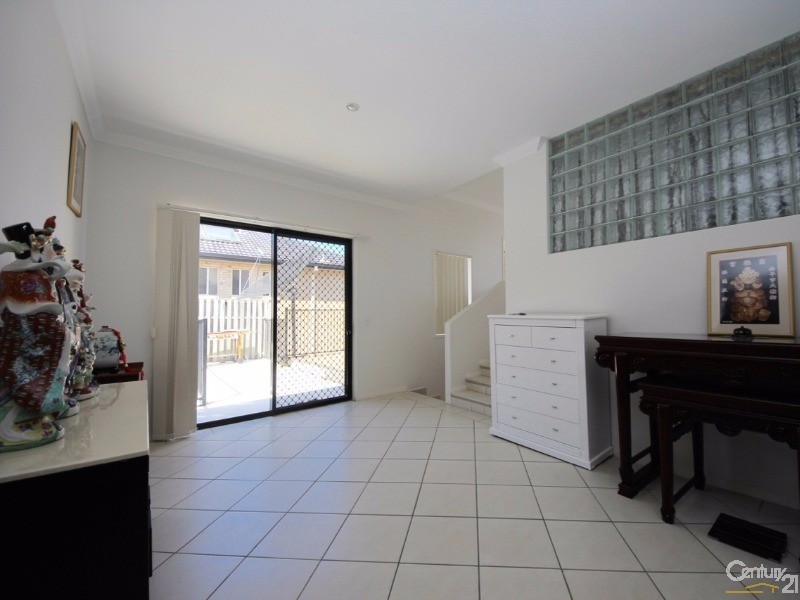 18 mapleton, Varsity Lakes QLD 4227