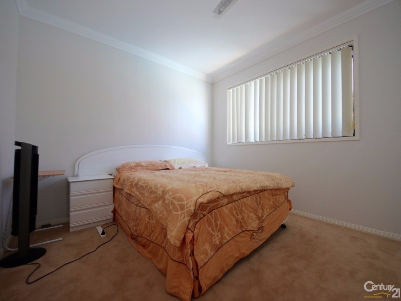 18 mapleton, Varsity Lakes QLD 4227