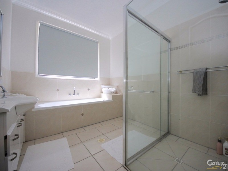 18 mapleton, Varsity Lakes QLD 4227