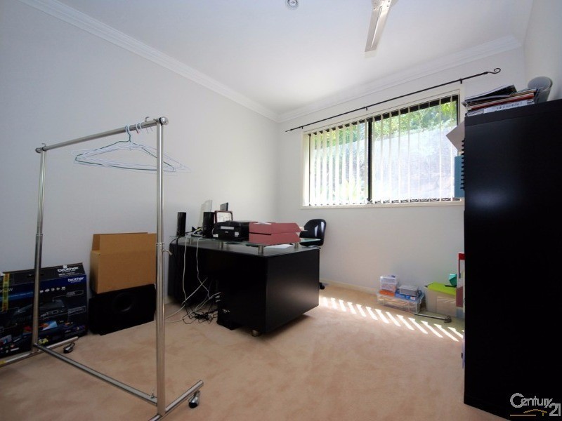 18 mapleton, Varsity Lakes QLD 4227