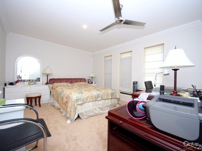 18 mapleton, Varsity Lakes QLD 4227