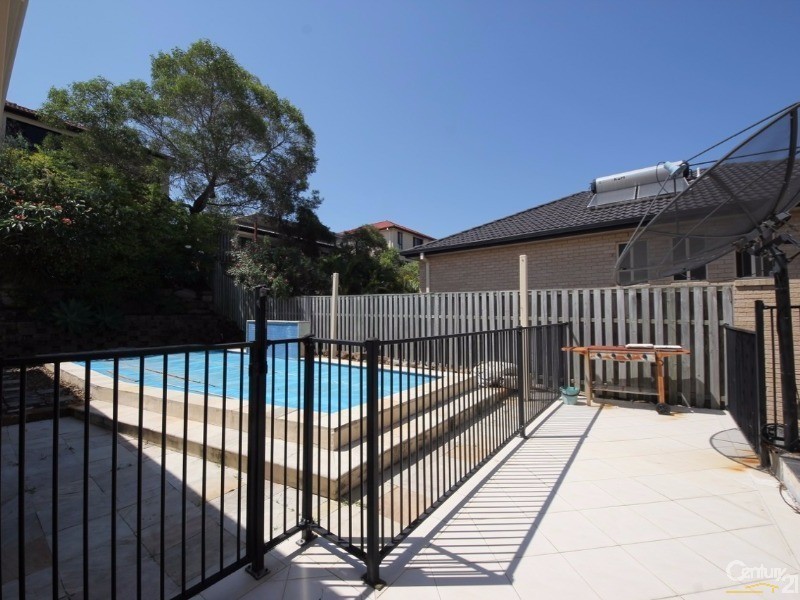 18 mapleton, Varsity Lakes QLD 4227