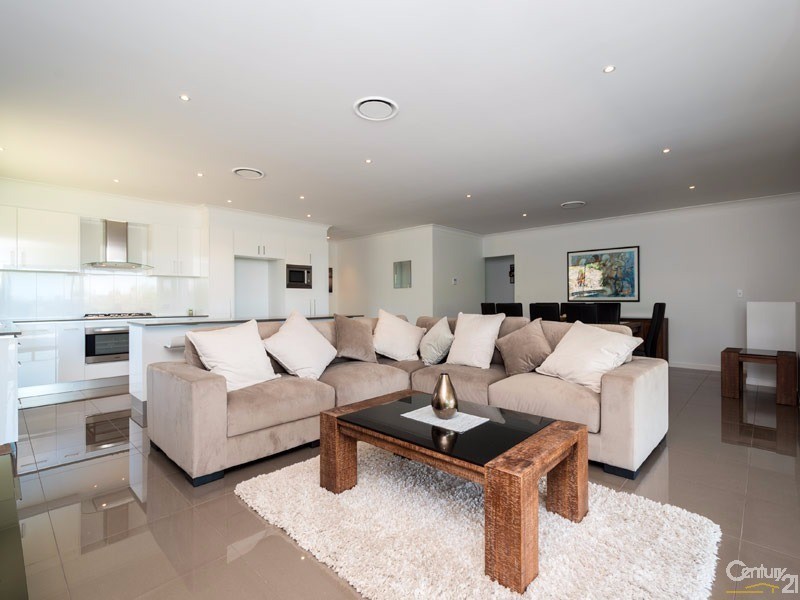 31 John Francis Drive, Carrara QLD 4211