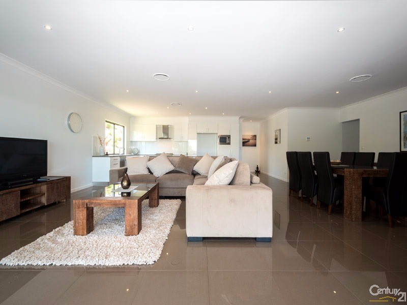 31 John Francis Drive, Carrara QLD 4211