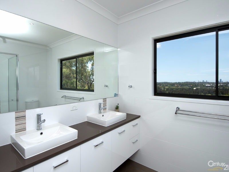 31 John Francis Drive, Carrara QLD 4211