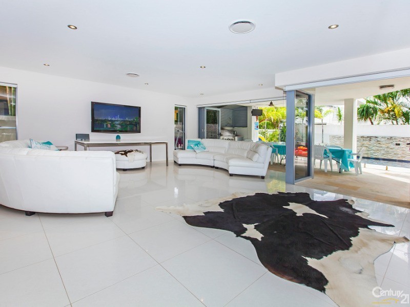 11 Seashell Ave, Mermaid Beach QLD 4218