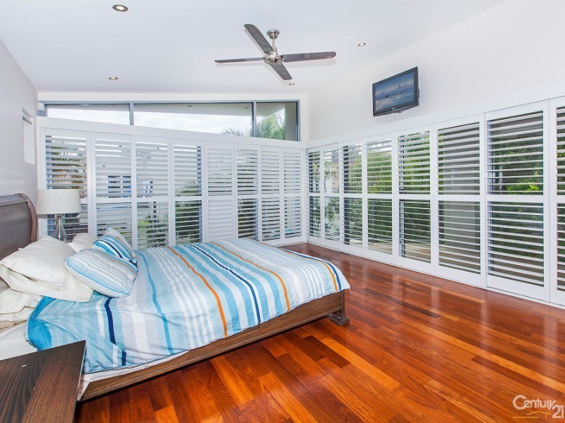 11 Seashell Ave, Mermaid Beach QLD 4218