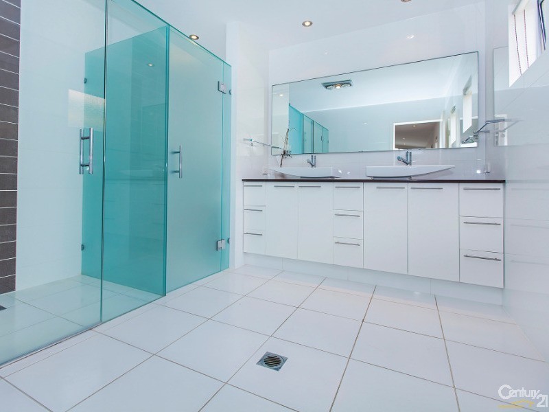 11 Seashell Ave, Mermaid Beach QLD 4218