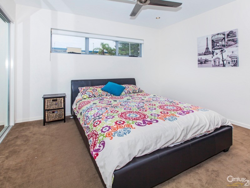 11 Seashell Ave, Mermaid Beach QLD 4218