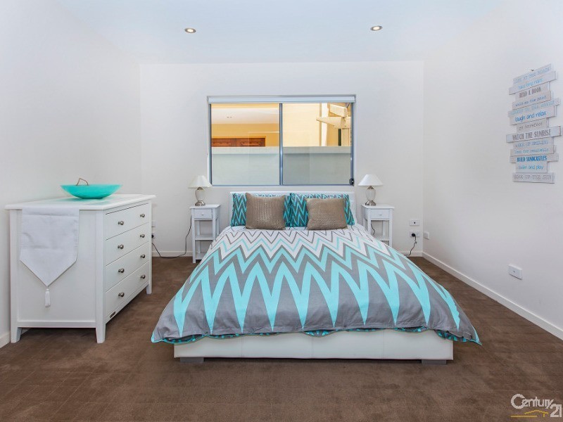 11 Seashell Ave, Mermaid Beach QLD 4218