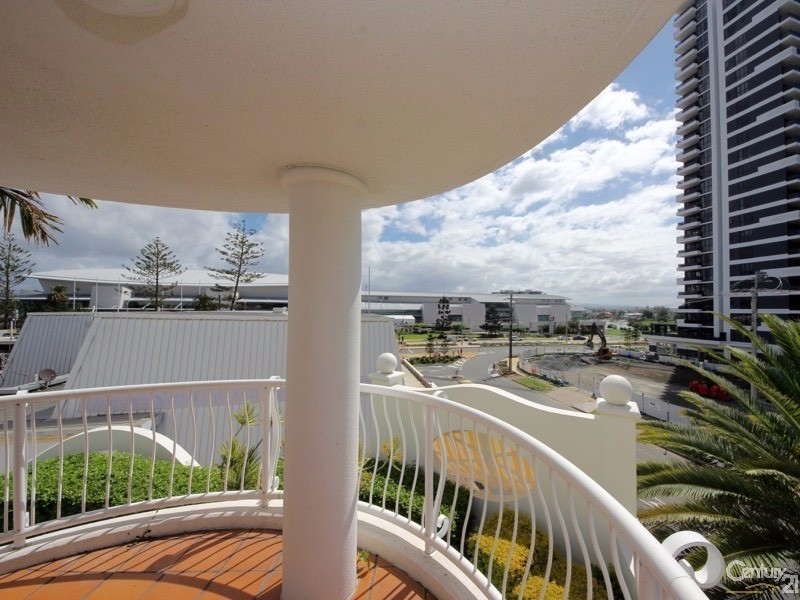 24-26 Queensland Avenue, Broadbeach QLD 4218