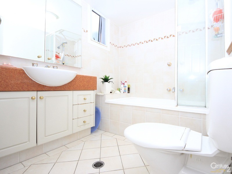 24-26 Queensland Avenue, Broadbeach QLD 4218