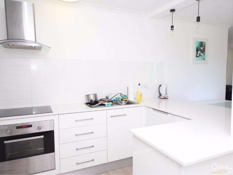 6/22 Second Avenue, Broadbeach QLD 4218