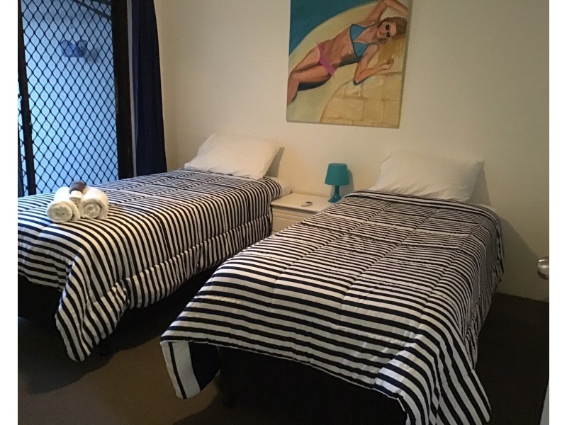 6/22 Second Avenue, Broadbeach QLD 4218