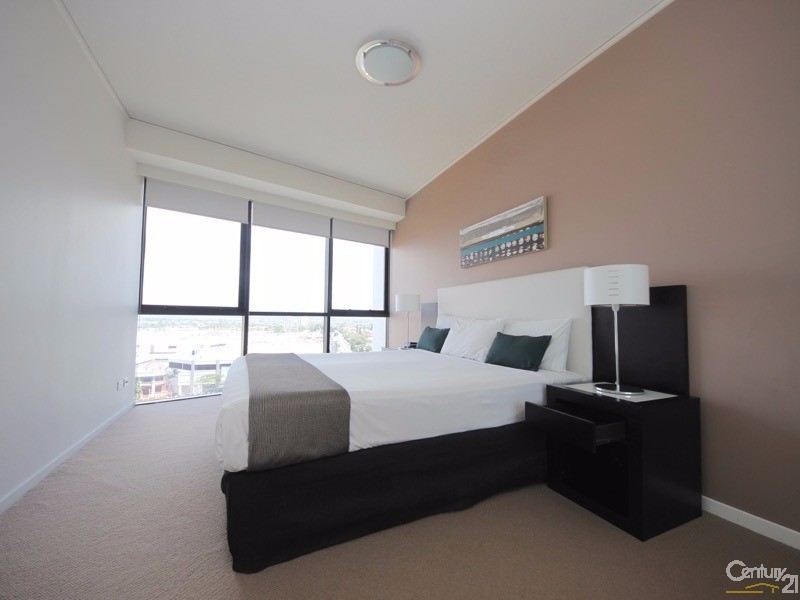 22 Surf Parade, Broadbeach QLD 4218