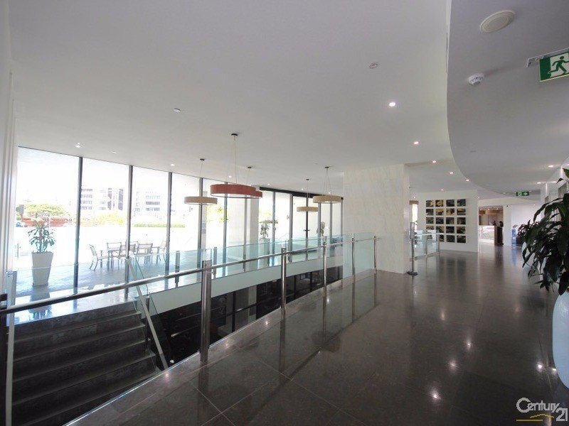 22 Surf Parade, Broadbeach QLD 4218