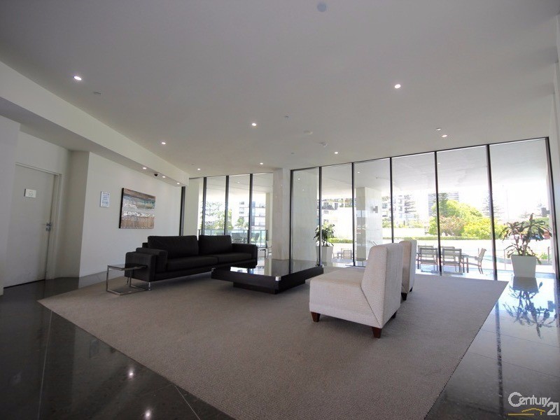 22 Surf Parade, Broadbeach QLD 4218