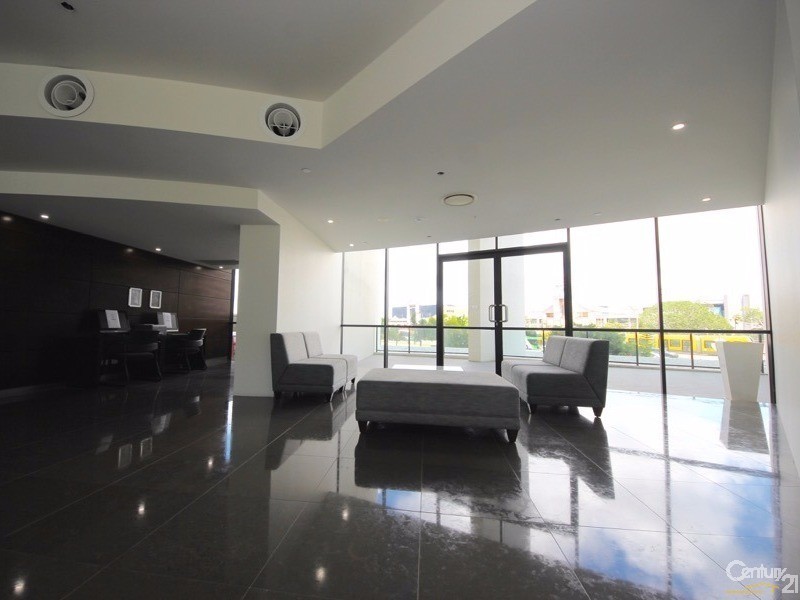 22 Surf Parade, Broadbeach QLD 4218