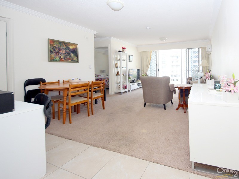 90 Surf Parade, Broadbeach QLD 4218