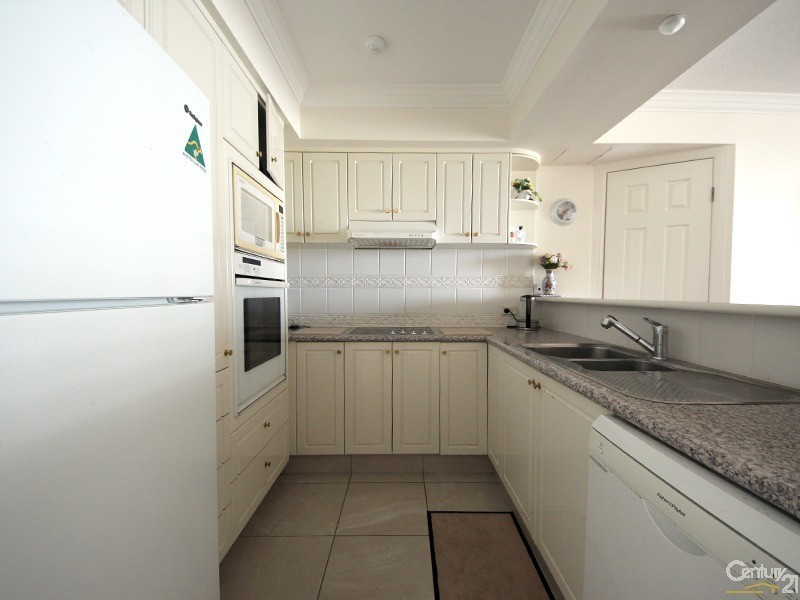 90 Surf Parade, Broadbeach QLD 4218