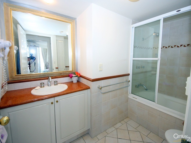 90 Surf Parade, Broadbeach QLD 4218