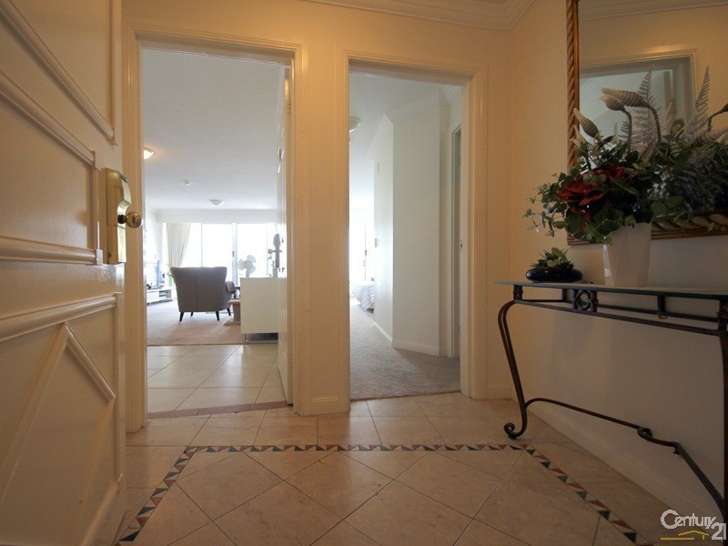 90 Surf Parade, Broadbeach QLD 4218