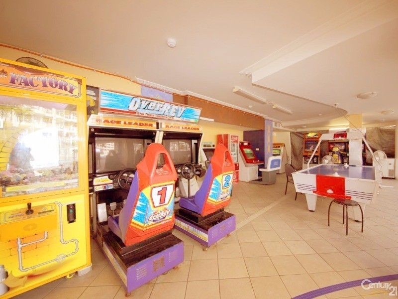 90 Surf Parade, Broadbeach QLD 4218