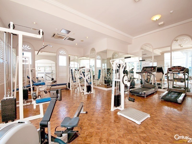 90 Surf Parade, Broadbeach QLD 4218