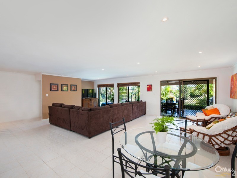 13A  Garden Grove ,, Carrara QLD 4211