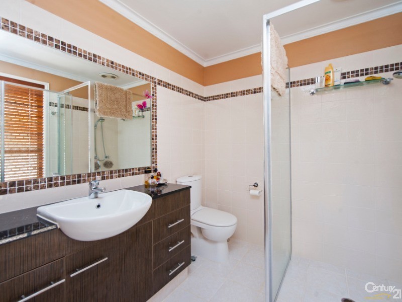 13A  Garden Grove ,, Carrara QLD 4211