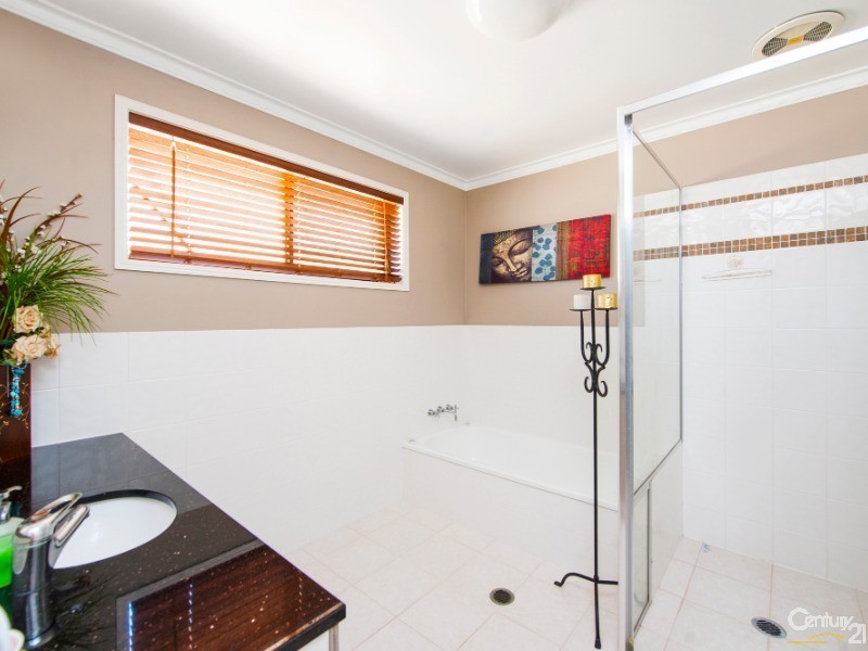 13A  Garden Grove ,, Carrara QLD 4211