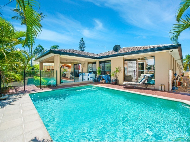 13A  Garden Grove ,, Carrara QLD 4211