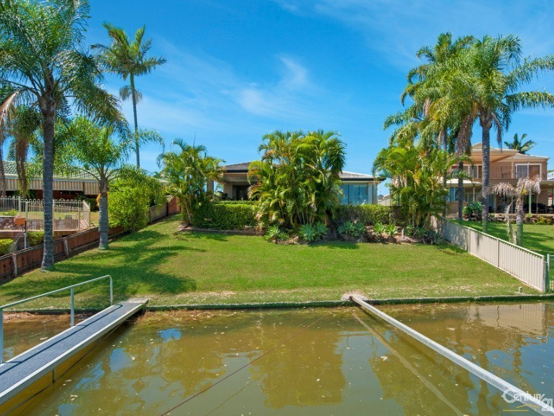 13A  Garden Grove ,, Carrara QLD 4211