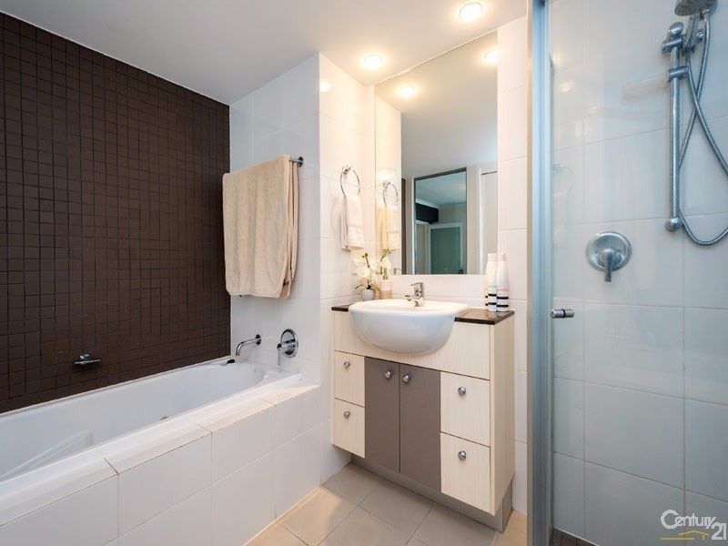 271/21 Cypress Ave, Surfers Paradise QLD 4217